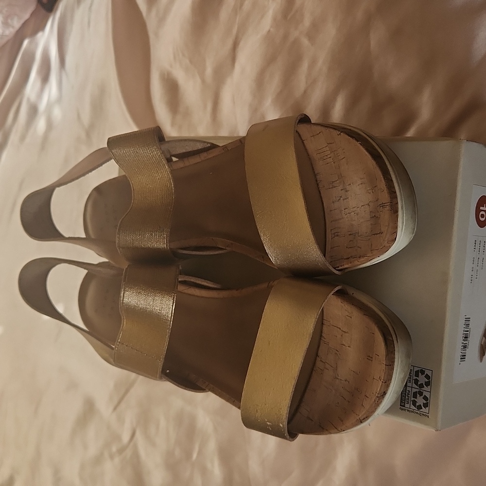 Sz10 rose gold a new day  platform  sandals in box
